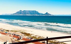 Portico 1006 Beachfront Apartment With Panoramic Views